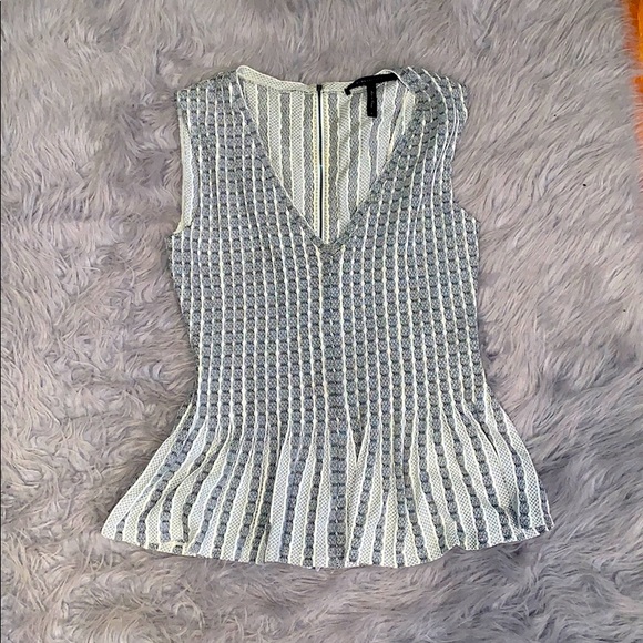 BCBG Pleated Peplum Top Sleeveless V-neck Size sm - Picture 4 of 7